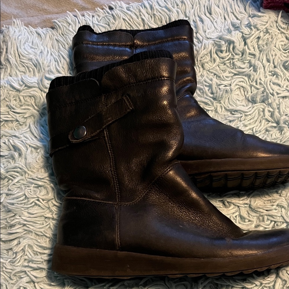 Women’s Cougar leather boots size 7
